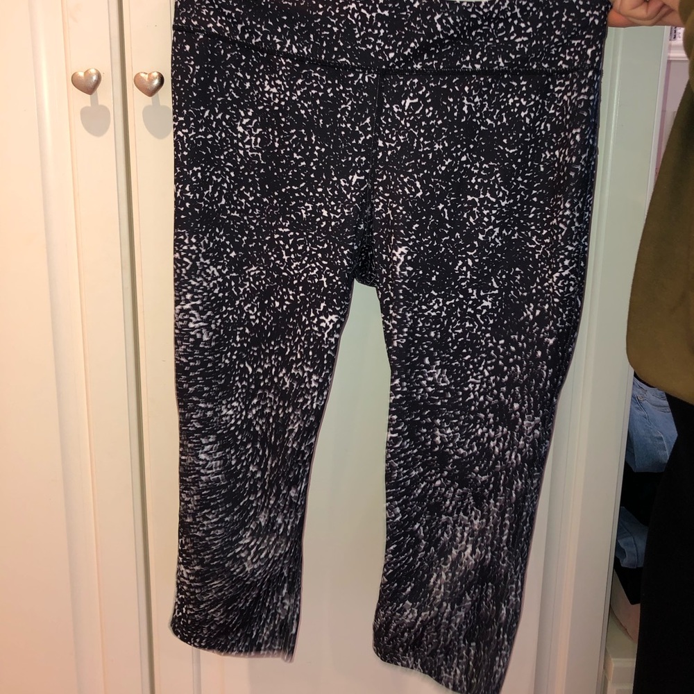 Printed mid rise leggings / long biker shorts